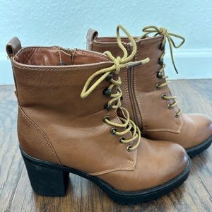 combat lace up heeled booties size 6